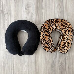 Black and Leopard Print Neck Pillows for traveling